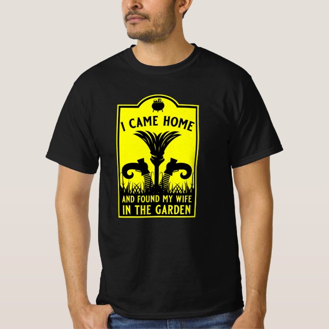 Funny Witch Wife T Shirt (Framsida)