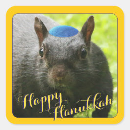 Funny Yarmulke-Wearing Squirrel ・ Lycklig Hanukkah Fyrkantigt Klistermärke