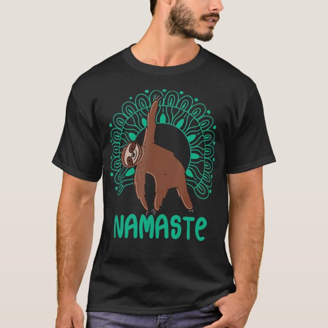 Funny Yoga Sloth Yoga Namaste  T Shirt (Framsida)
