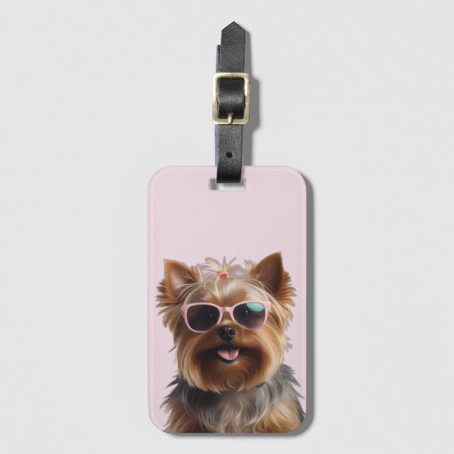 Funny Yorkshire Terrier with Sunglasses Bagagebricka (Framsida vertikal)