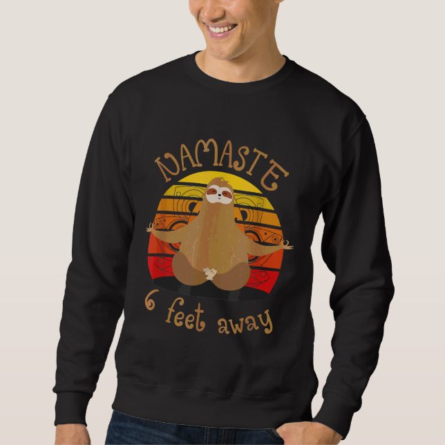 Funny Zen Sloth Yoga Namaste 6 Feet Away Lång Ärmad Tröja (Framsida)