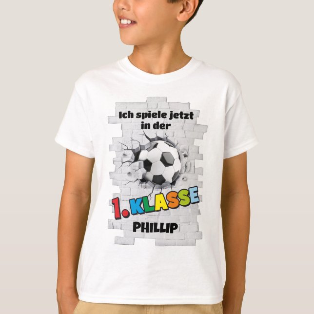 Fußball trifft Mauer - 1. Klasse T Shirt (Framsida)