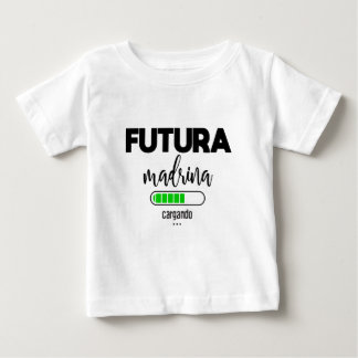 Futura madrina cargando t shirt
