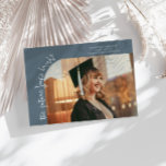 Future Looks Bright Slate Blue Curved Photo Meddelande<br><div class="desc">Modern and whimsical graduation announcement photo card featuring a photo on the front and 1 on the back. The text says "the future looks bright" in quirky hand writing. Add the graduate's name,  information,  and message to personalize this card. Slate blue.</div>