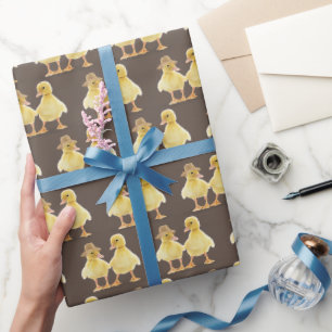 Fuzzy Duckling par på Brown Presentpapper