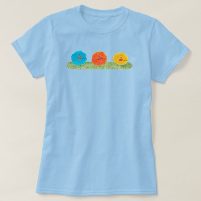 Fuzzy varelser som håller hjärtan t shirt (Design framsida)