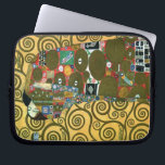 Fyllning (The Embrace) av Gustav Klimt Laptop Sleeve<br><div class="desc">Fyllning (The Embrace) (1909) av Gustav Klimt. En vintage Viktorian Era Symbolism bra konst kärlek och romantik porträtt, med ett ungt par kramande. Stoclet Frieze är en serie av tre mosaiker som beställts för matsalen i Palais Stoclet i Brussells. Om konstnären: Gustav Klimt (1862-1918) var en österrikisk symbolmålare och en...</div>