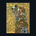 Fyllning (The Embrace) av Gustav Klimt Vykort<br><div class="desc">Fyllning (The Embrace) (1909) av Gustav Klimt. En vintage Viktorian Era Symbolism bra konst kärlek och romantik porträtt, med ett ungt par kramande. Stoclet Frieze är en serie av tre mosaiker som beställts för matsalen i Palais Stoclet i Brussells. Om konstnären: Gustav Klimt (1862-1918) var en österrikisk symbolmålare och en...</div>