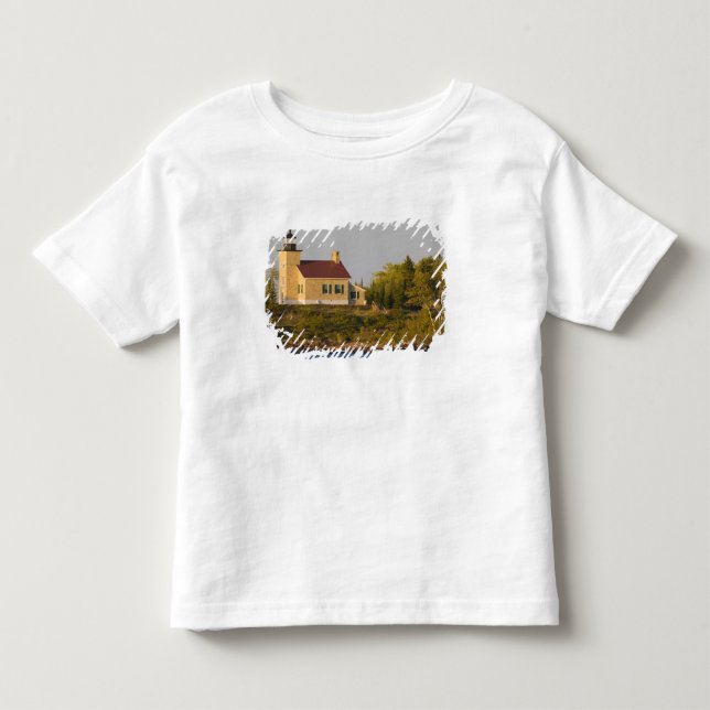 Fyr på Lake Superior nära Copper Harbor T-shirt (Framsida)