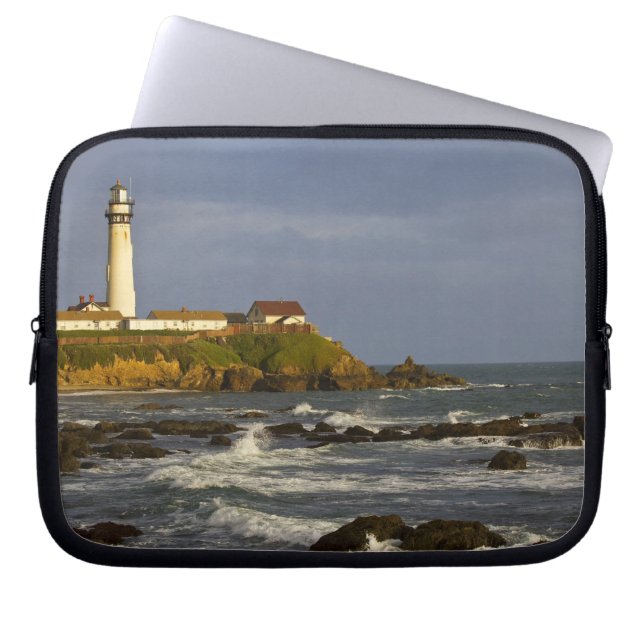 Fyr vid Pigeon Point State Beach i San 2 Laptop Fodral (Framsidan)