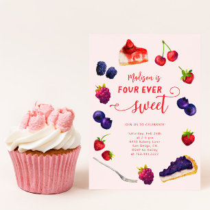 Fyra alltid söta berries och kakor från födelsedag inbjudningar