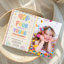 Fyra Alltid Ung Ballong 4-års Födelsedagsfoto Inbjudningar