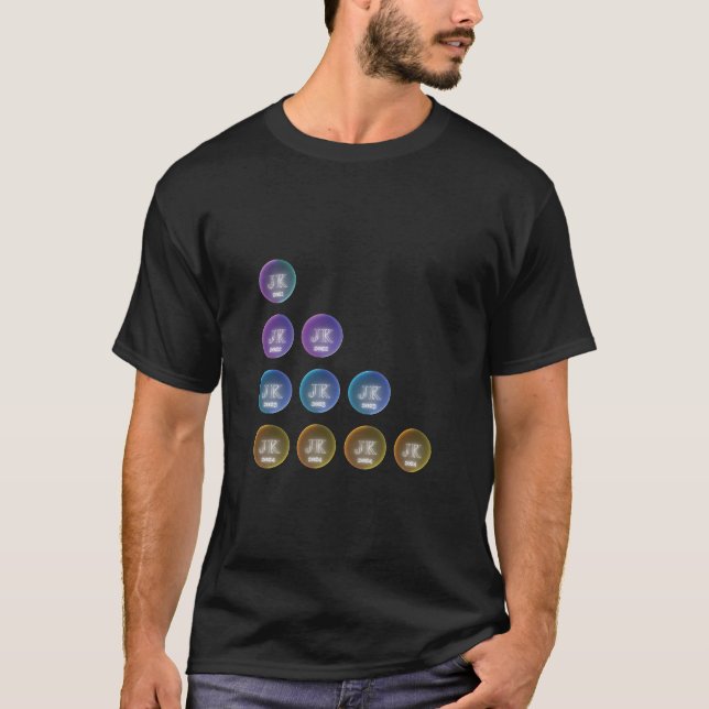 Fyra års JK-design ger triangelform T Shirt (Framsida)