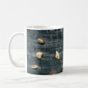 Fyra bruna träväggar kaffemugg