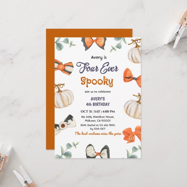Fyra evigt spöklik Halloween födelsedag Pumpa Bow Inbjudningar (Fram/Back In Situ)