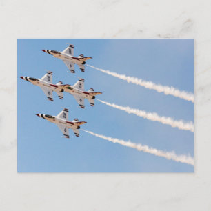 Fyra F-16 Thunderbirds flyger i tät formation Vykort