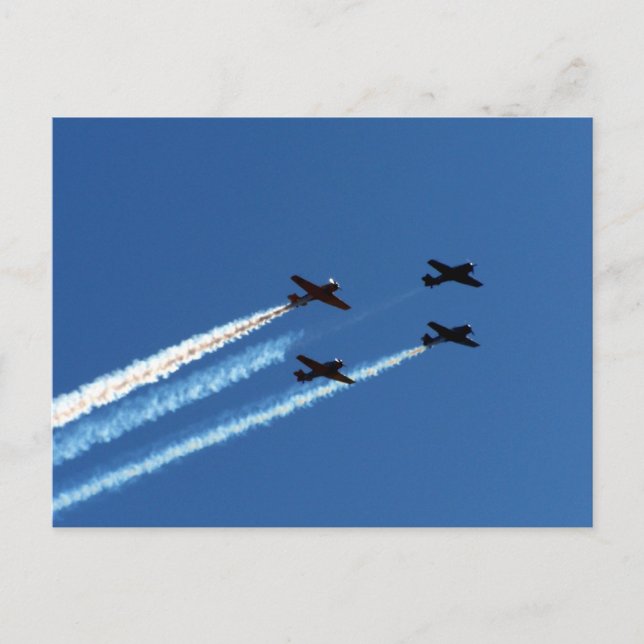 fyra flygande flygplan med spår blå himmel vykort (Framsida)