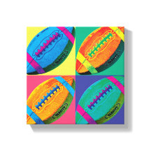 Fyra fotbollar i olika Färg