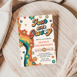 Fyra gånger Groovy Retro Rainbow 4e födelsedagen Inbjudningar