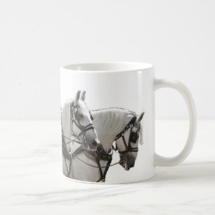 Fyra grå färg Percheron formulerar i bredd häst Kaffemugg