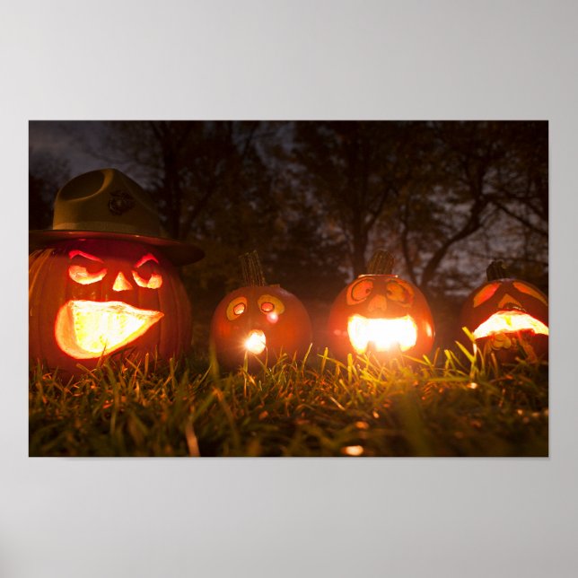 Fyra Jack-o'-lanterns på Halloween Poster (Framsidan)