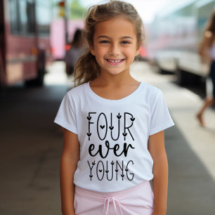 Fyra någonsin unga - 4e födelsedagen Girl Gift T Shirt
