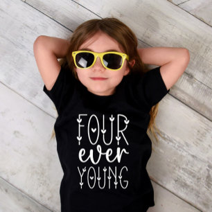 Fyra någonsin unga - 4e födelsedagen Girl Gift T Shirt