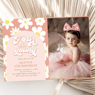 Fyra Unga Boho Daisy 4e födelsedagen Photo Inbjudningar