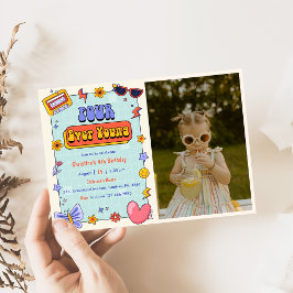 Fyra unga Groovy Hippie 4:e födelsedagsfoto Inbjudningar