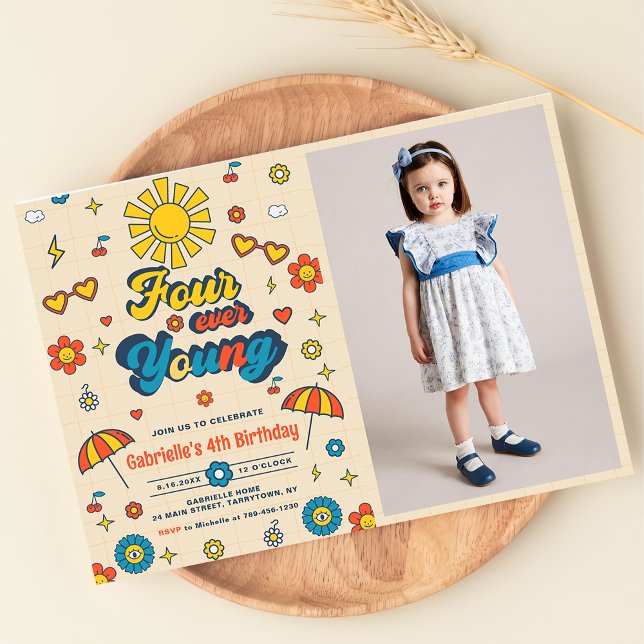 Fyra Unga Groovy Retro-Daisyn 4e födelsedagen Inbjudningar (Skapare uppladdad)