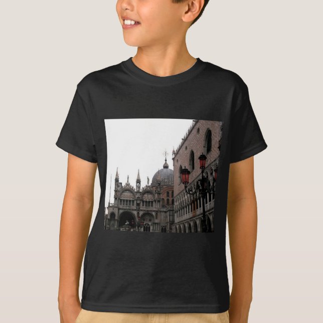 Fyrkant och basilika i St. Mark T-shirt (Framsida)