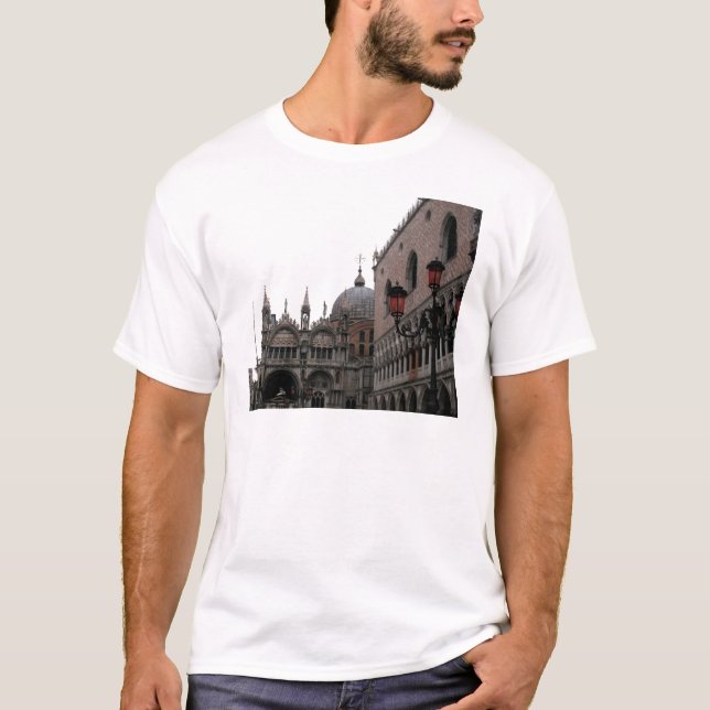 Fyrkant och basilika i St. Mark Tee Shirt (Framsida)