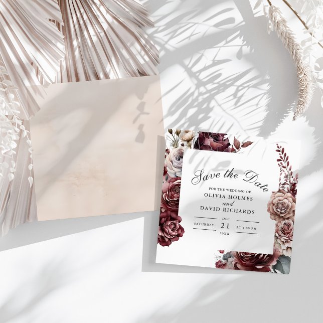 Fyrkantig Boho-Blommigt Spara datumkort - Tillbaka Datumet (Square Boho Floral Save the Date Card – Beige Back on a sunny table with white dry botanicals)