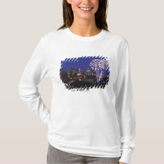 Fyrverkerier över staden tee shirt