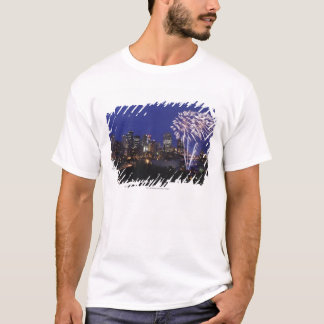Fyrverkerier över staden tee shirt