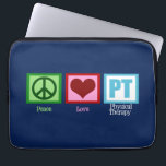 Fysisk terapi Blue Peace Kärlek PT Laptop Sleeve<br><div class="desc">Söt fysisk terapeutisk gåva. Peace Kärlek PT skriven på mörk blått grund. Anpassa med din praxis eller ditt företag namn och information.</div>