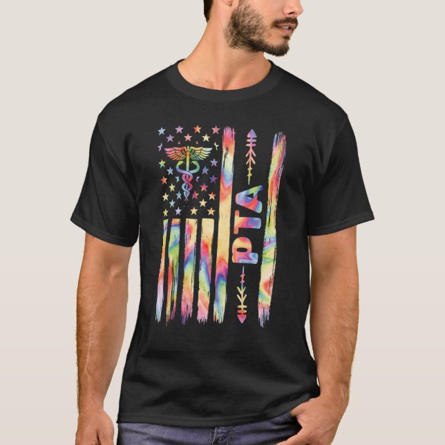 Fysisk terapiassistent US Flagga PTA Månad T Shirt (Framsida)