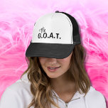 G.O.A.T.T. lustiga getcitattecken svart Truckerkep Keps<br><div class="desc">Släpp loss din inre mästare med "GOAT" Black and White Hat, en snyggt och ett mäktigt tillbehör som utstrålar självförtroende och storhet. Bygg upp andan från den Underbarare av All Time (G.O.A.T.) med denna förstklassiga hatt som blandar modern design med ett tidlöst meddelande. "GOAT" Hat är mer än bara en...</div>