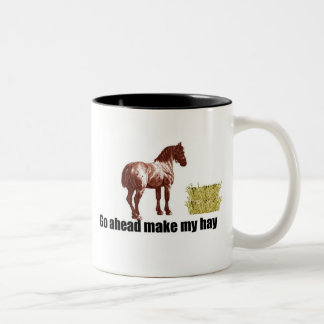 Gå gör framåt mitt hö Två-Tonad mugg