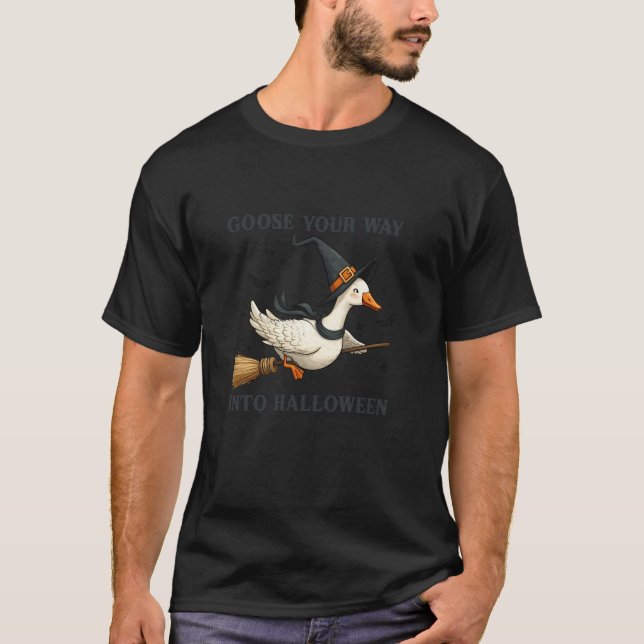 Gå in i Halloween Goose Älskare Witch T Shirt (Framsida)
