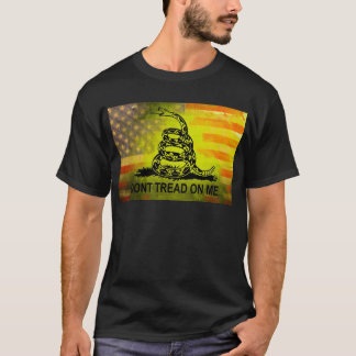Gå inte på mig den Gadsden flaggaamerikanska T-shirt