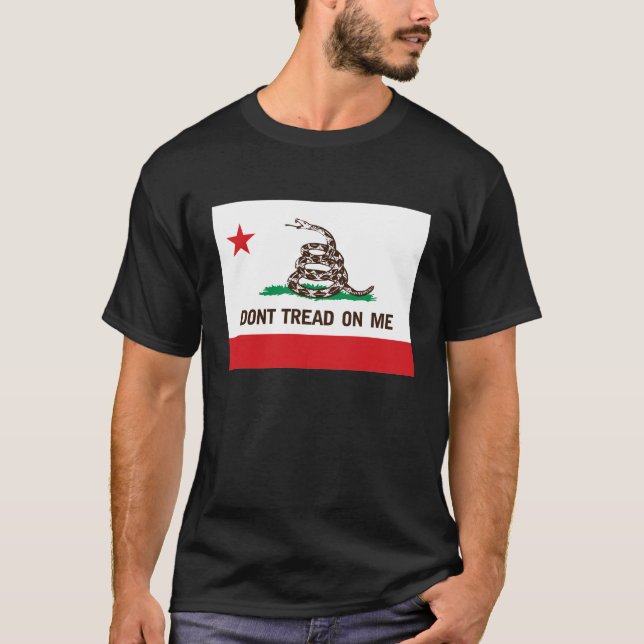 GÅ INTE PÅ MIG -- KALIFORNIEN STATLIG FLAGGA T-SHIRT (Framsida)
