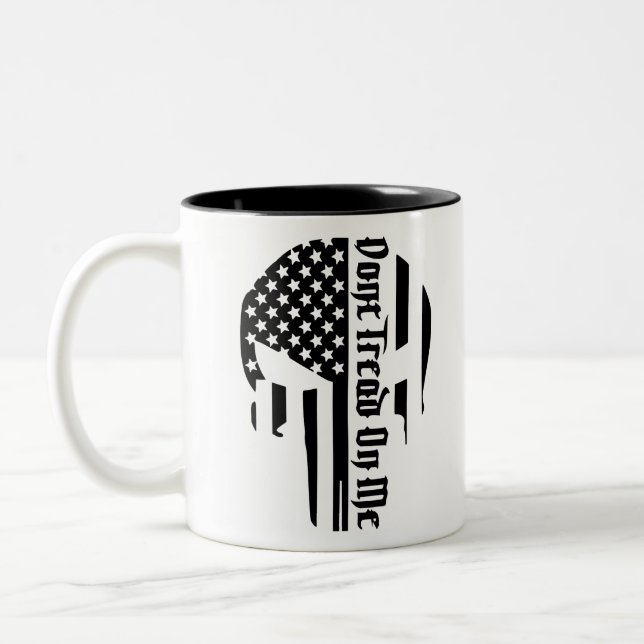 Gå inte på mig Skull #USAPatriotGraphics © Två-Tonad Mugg (Vänster)