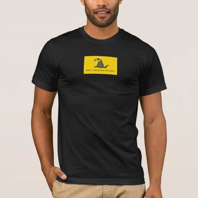 Gå inte på mina data Gadsden flagga parofy-minne T Shirt (Framsida)
