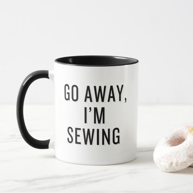 Gå iväg, jag har Sewing Funny Seamstress Mugg (Med munk)