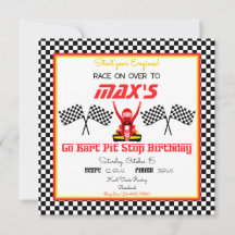 Gå Kart Racers in Red, Black and Gult med Flaggor