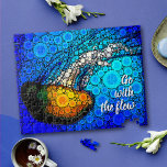 Gå med Flow Roligt Ocean Jellyfish Circle Art Pussel<br><div class="desc">"Gå med flödet." Ta en lärdom av den här gulten i orangen som flyter längs med det blåa havets turkosa och låt livet ta sin gång när du användor denna häpnadsväckande chic, ett fotopussel med vibrerande färgad. Gör en underbar gåva till någon speciell! Kommer i en speciell presentlåda. Du kan...</div>