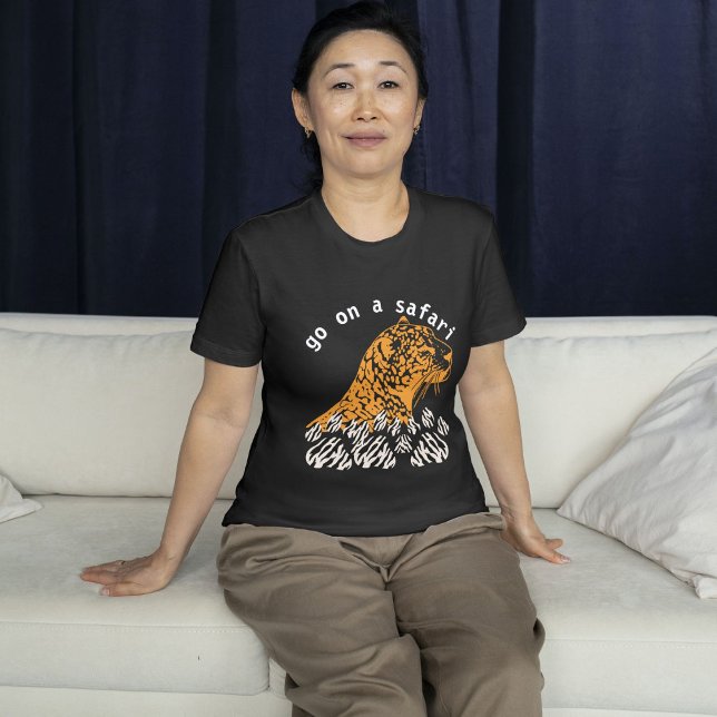 Gå på en Safari T-Shirt (Skapare uppladdad)