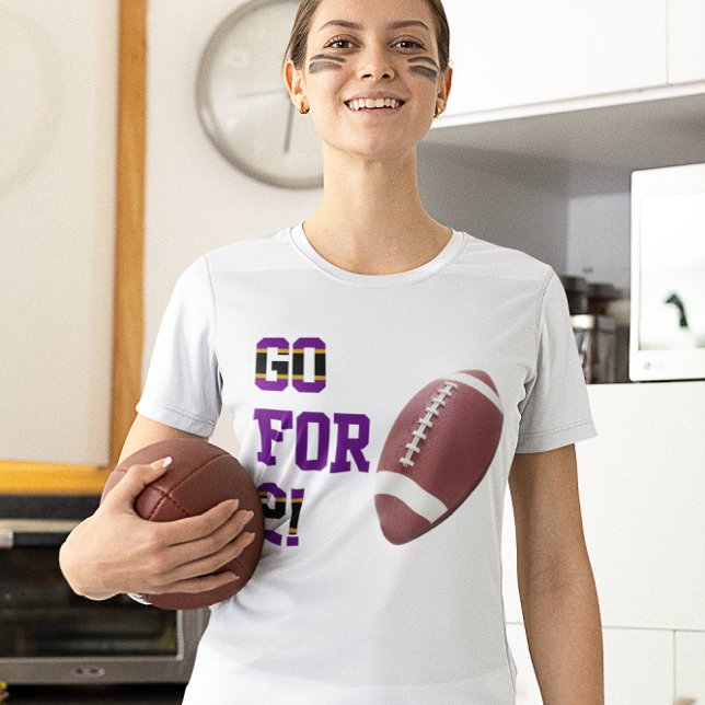 Gå till 2 Football Team Färg Lila Black T Shirt (Skapare uppladdad)