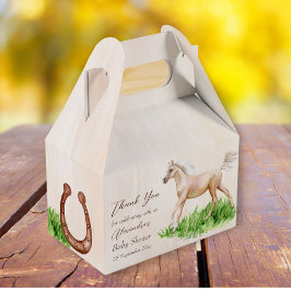 Gå till baby och kör en beige babydusch för häftsä presentaskar